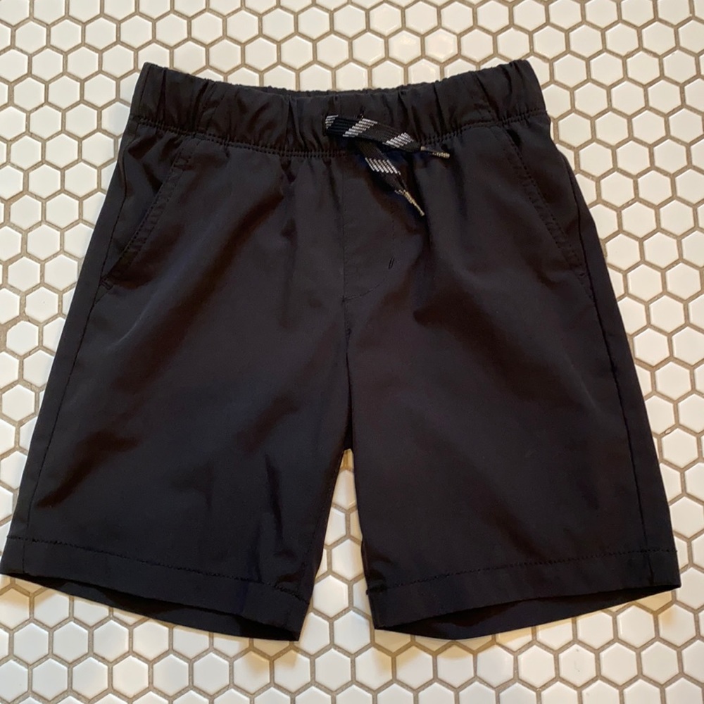 Old Navy Stretch Tech Shorts sz 6-7